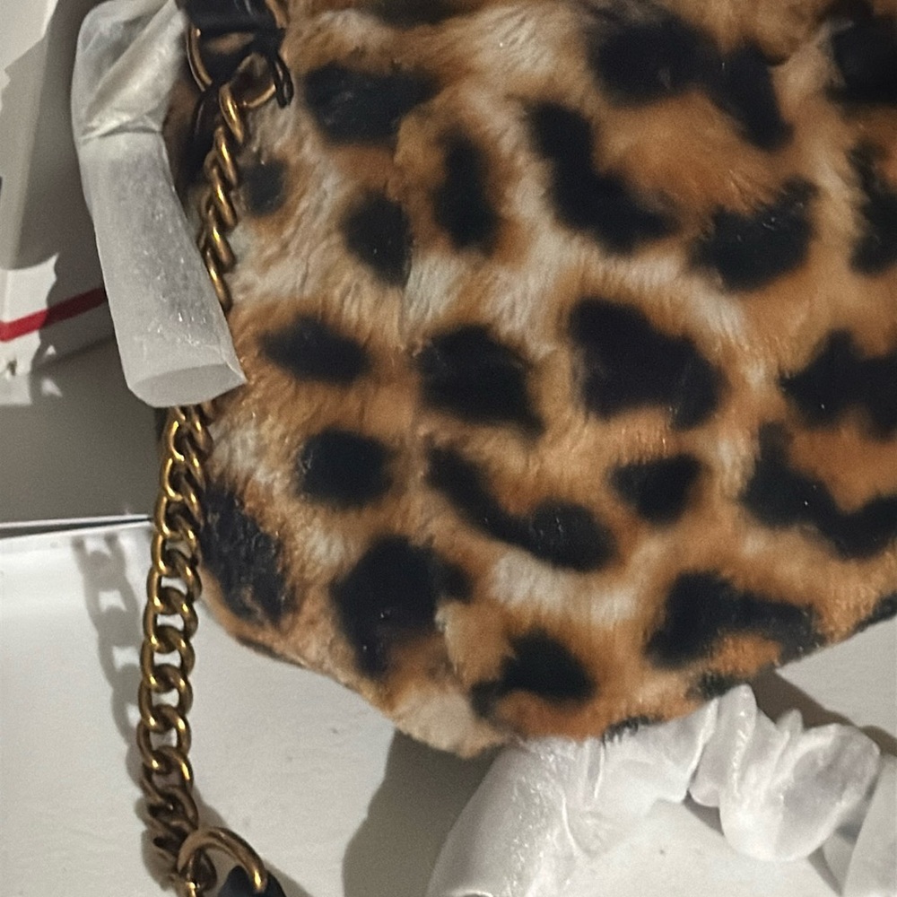 Kurt Geiger London
Kensington Puff Camera Crossbody Bag - Picture 17 of 17